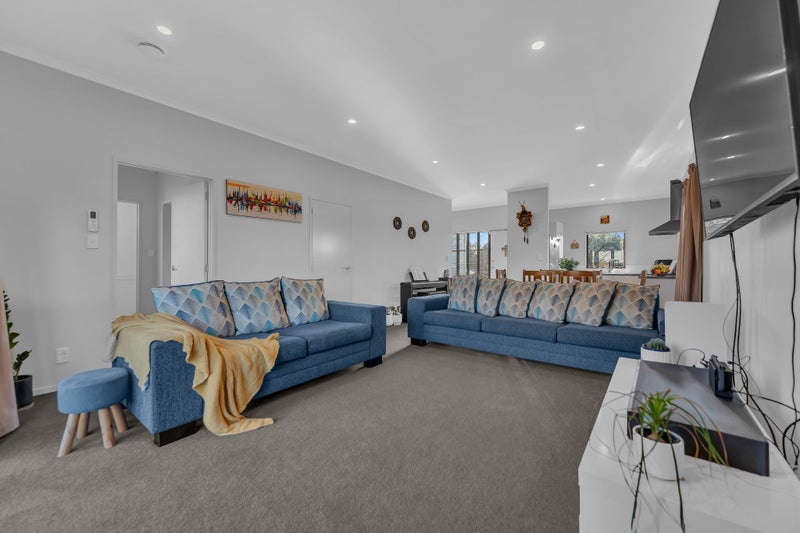 36 Kuurae Crescent, Weymouth, Auckland - Carousel 2