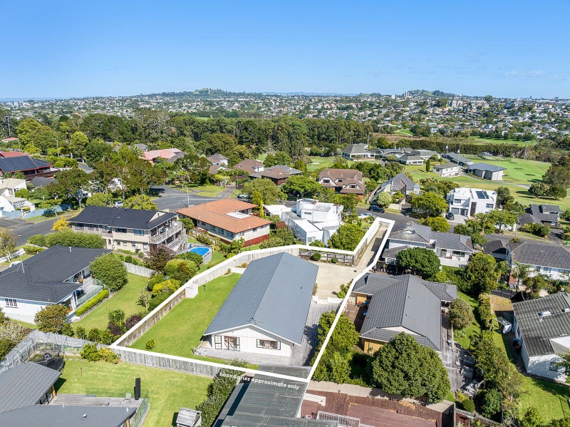 24 Coldham Crescent, Saint Johns, Auckland - Carousel 2