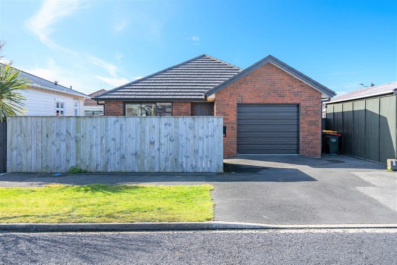 11 Montreal Street, Saint Kilda, Dunedin - Carousel 1