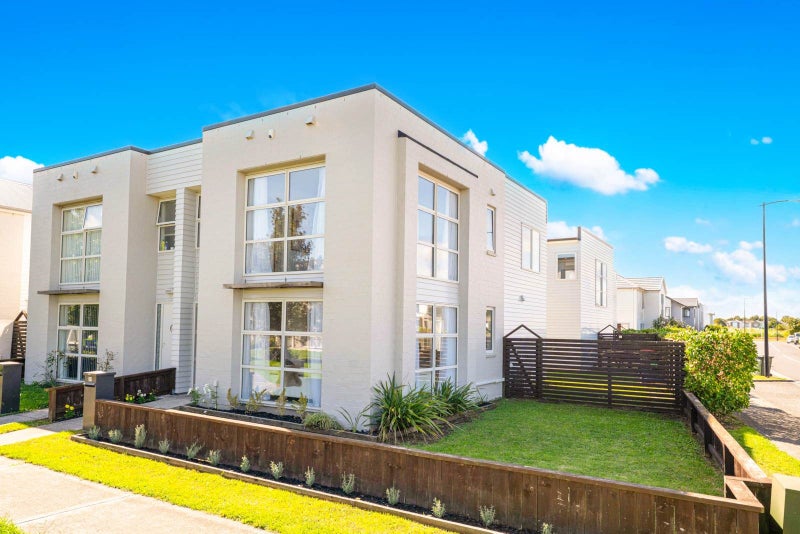 27 Hollowout Street, Takanini, Auckland - Carousel 1