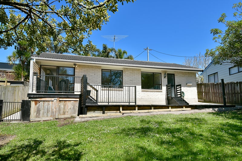 40B Hammond Avenue, Hatfields Beach, Orewa - Carousel 1
