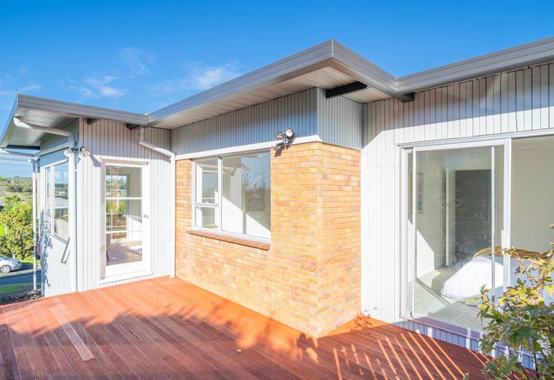 1/17 Jellicoe Road, Murrays Bay, Auckland - Carousel 2