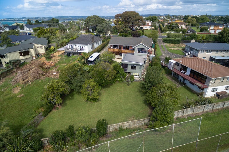 20 Litten Road, Cockle Bay, Auckland - Carousel 26