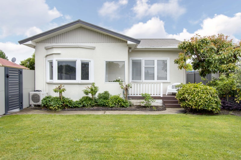 504 Grove Road, Mayfair, Hastings - Carousel 1