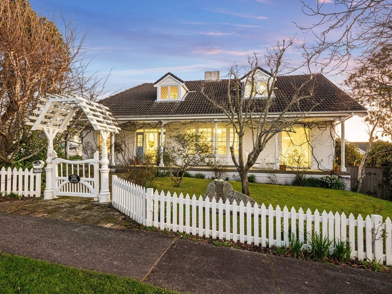 120 Mellons Bay Road, Mellons Bay, Auckland - Carousel 1