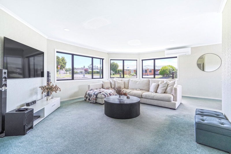 1 Harrogate Place, Grandview Heights, Hamilton - Carousel 2