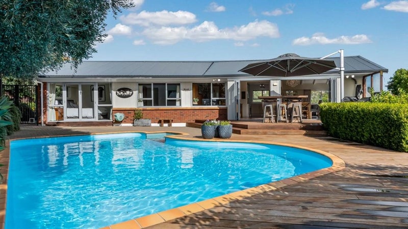 9 Liston Crescent, Cockle Bay, Auckland - Carousel 1