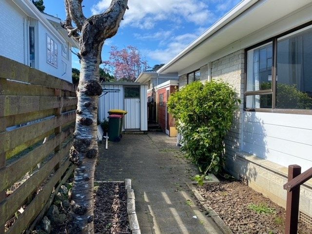 1/10 Imogene Way, Half Moon Bay, Auckland - Carousel 2