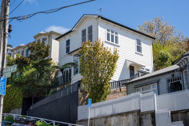 4 Essex Street, Aro Valley, Wellington - Carousel 2