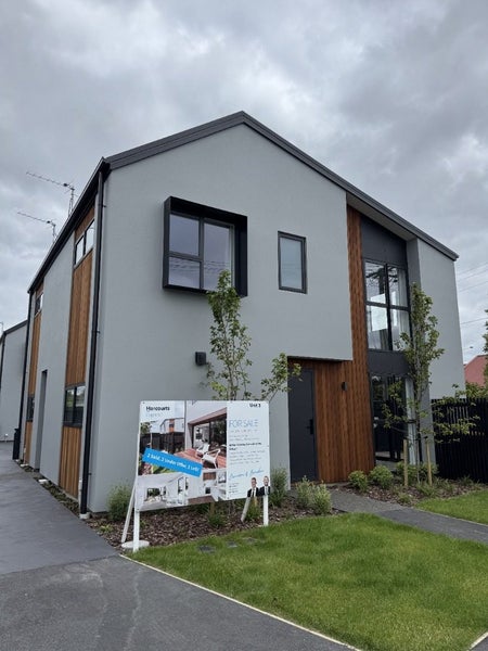 1/13 Goldsmith Place, Waltham, Christchurch - Carousel 1