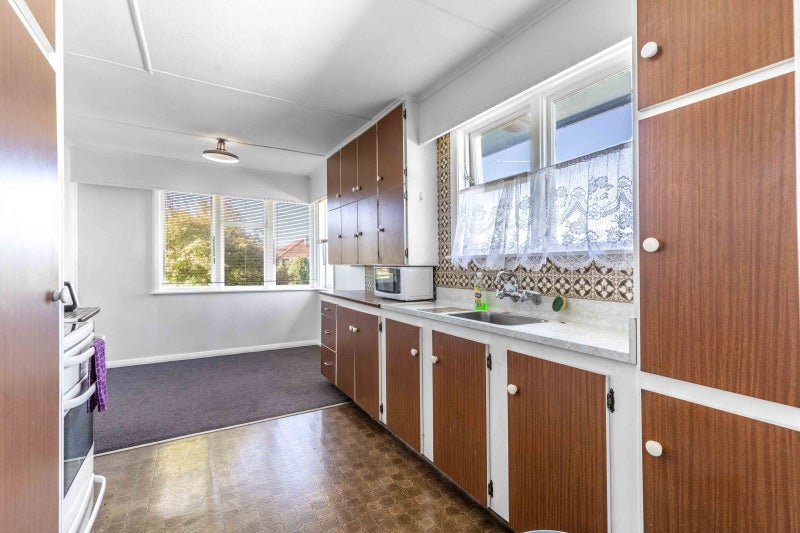92 Lithgow Street, Glengarry, Invercargill - Carousel 2