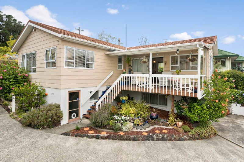 530 Beach Road, Murrays Bay, Auckland - Carousel 1