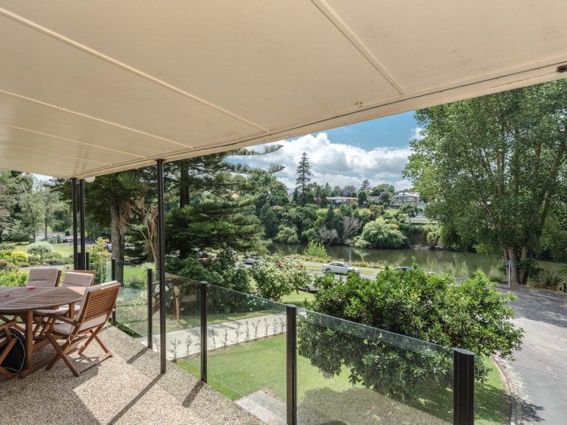 3 Hamilton Parade, Hamilton Central, Hamilton - Carousel 1