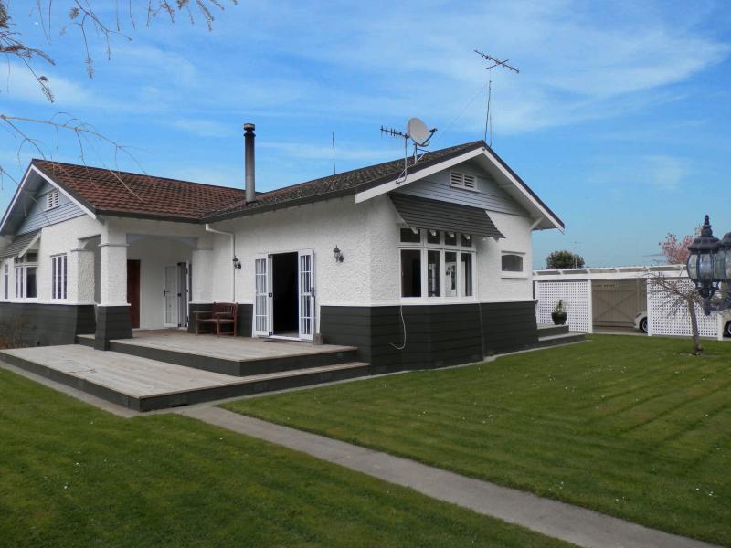 47 James Line, Kelvin Grove, Palmerston North - Carousel 1
