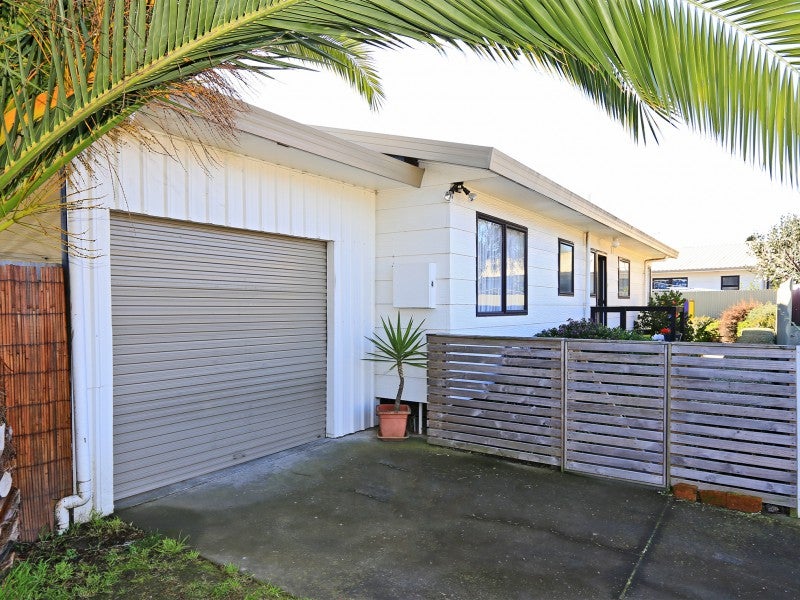 4/611 Matai ST, Raureka, Hastings - Carousel 1