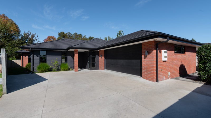 279 Dixon Road, Fitzroy, Hamilton - Carousel 1