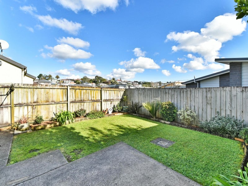 6/18 Alicante Avenue, Hillpark, Auckland - Carousel 2