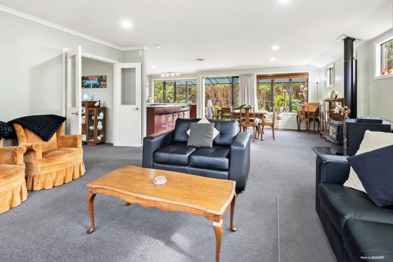 15 Carnelian Court, Westgate, Auckland - Carousel 2