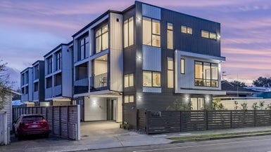 2/51 Mount Smart Road, Onehunga, Auckland - Carousel 1