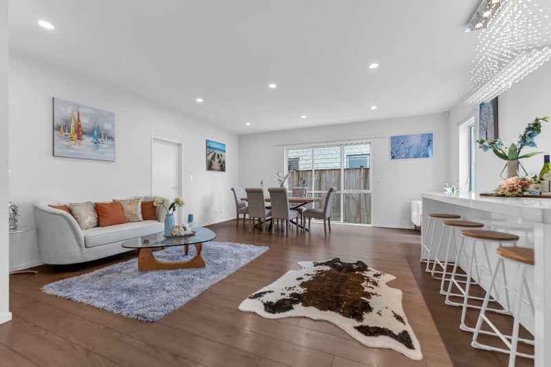 16 Rosewell Crescent, Flat Bush, Auckland - Carousel 2