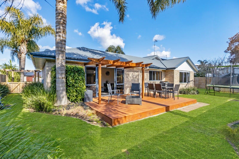 6 Merivale Court, Rototuna, Hamilton - Carousel 1