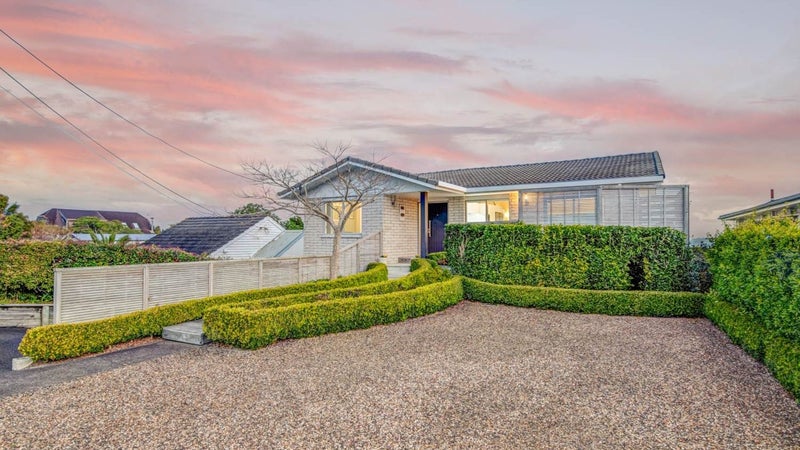 35 Roberts Road, Matakatia, Whangaparaoa - Carousel 1