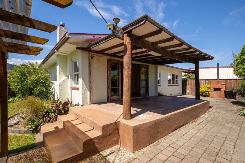 240 Ranzau Road, Hope, Richmond - Carousel 2