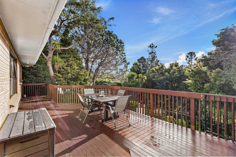 1109 Scenic Drive North, Swanson, Auckland - Carousel 2