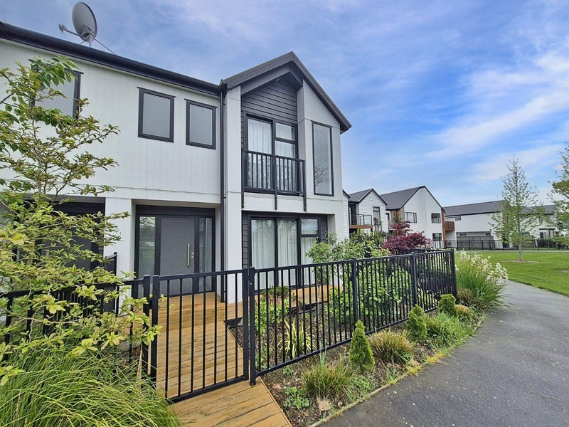 13 Holmes Hanover Lane, Halswell, Christchurch - Carousel 1