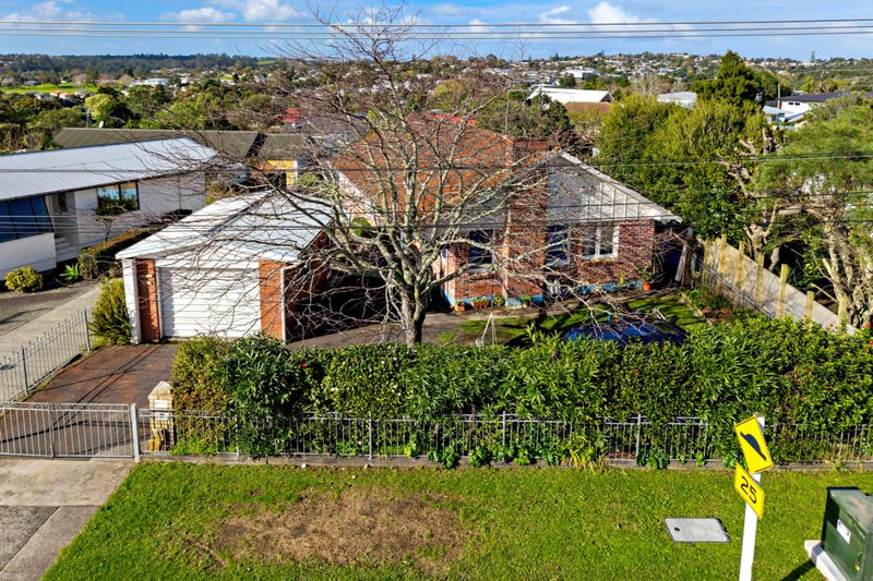 17 Tramway Road, Beach Haven, Auckland - Carousel 2