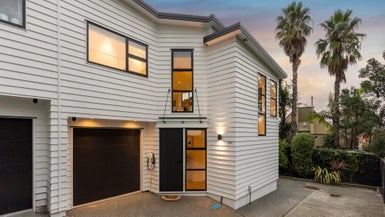 10C Marama Street, Castor Bay, Auckland - Carousel 1