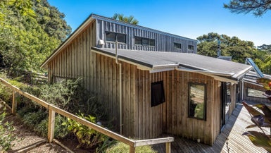 33 Fairview Crescent, Omiha, Waiheke Island - Carousel 1