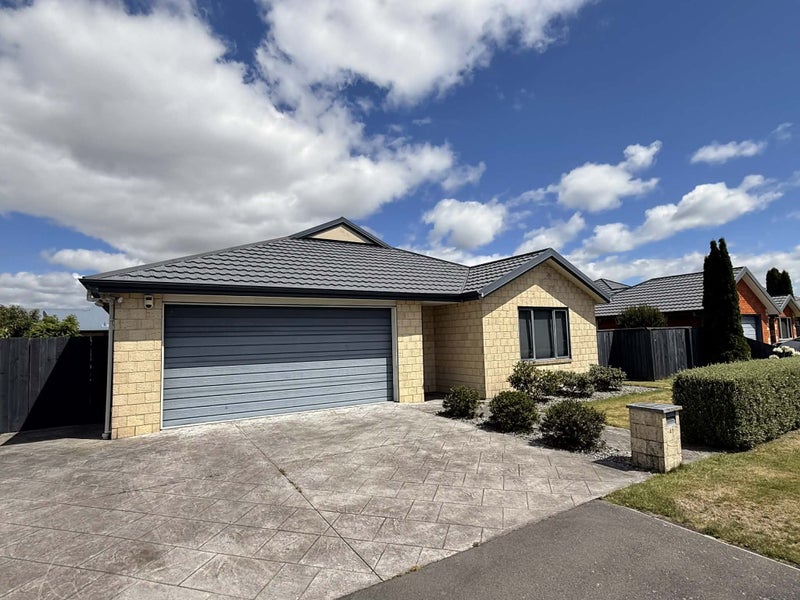 41 Grimseys Road, Redwood, Christchurch - Carousel 1