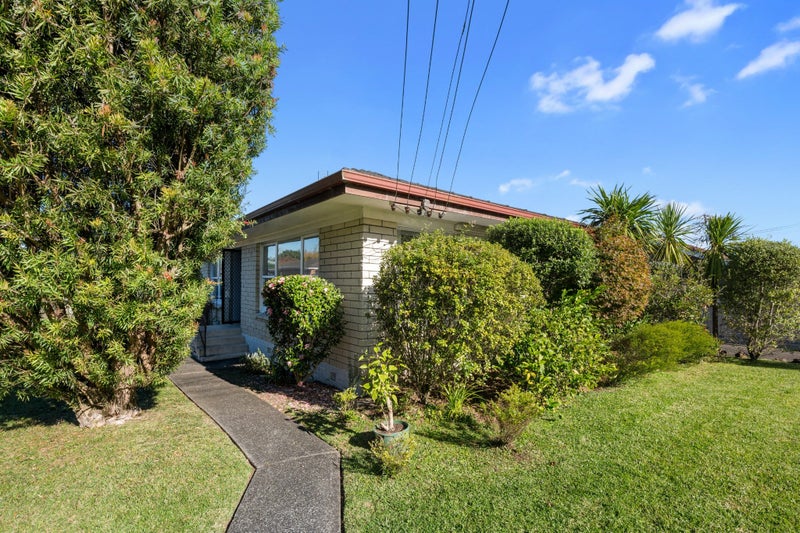 1/18 Wolsley Avenue, Milford, Auckland - Carousel 2