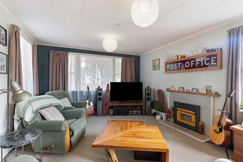 9 Mavis Place, Beach Haven, Auckland - Carousel 2