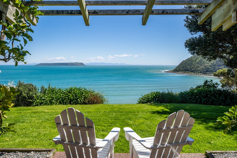 29 Ogilvy Terrace, Plimmerton, Porirua - Carousel 1
