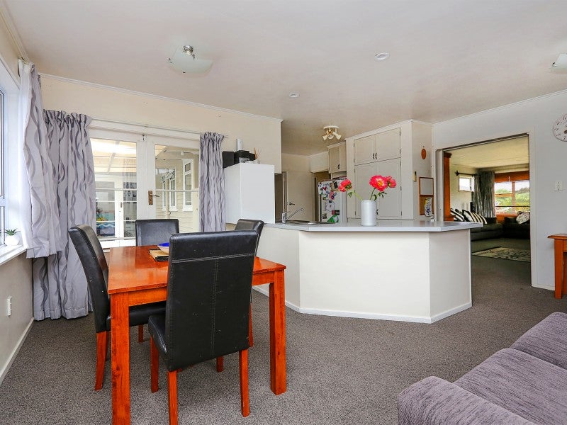 112 Conway Street, Mayfair, Hastings - Carousel 2