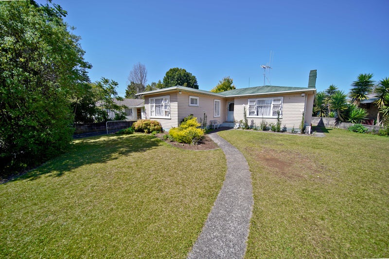 64 Shakespeare Avenue, Enderley, Hamilton - Carousel 1