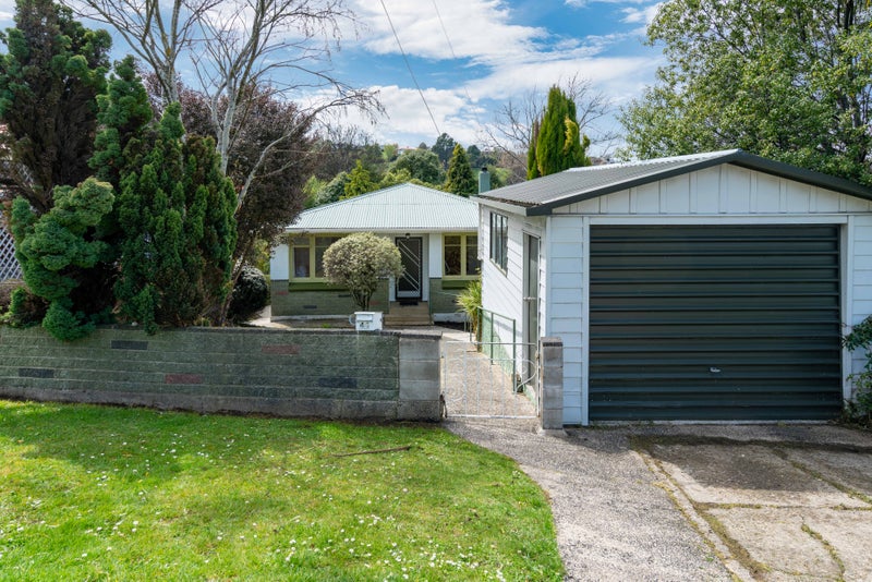 44 Brockville Road, Glenross, Dunedin - Carousel 1