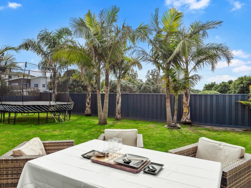 2 Panorama Place, Coastlands, Whakatane - Carousel 24