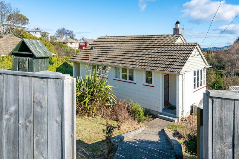 64 Riselaw Road, Calton Hill, Dunedin - Carousel 1