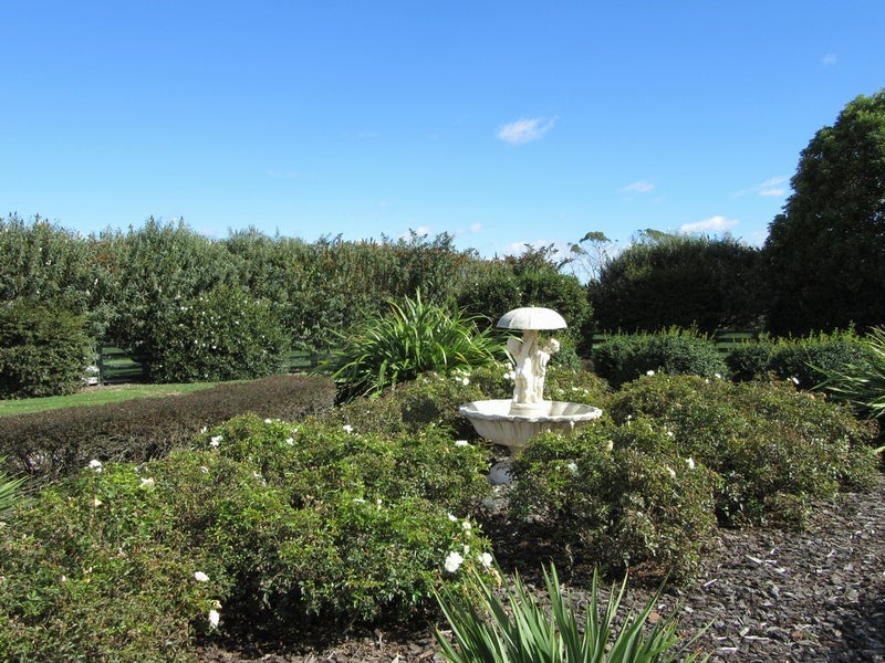 526 Milson Line, Newbury - Carousel 19