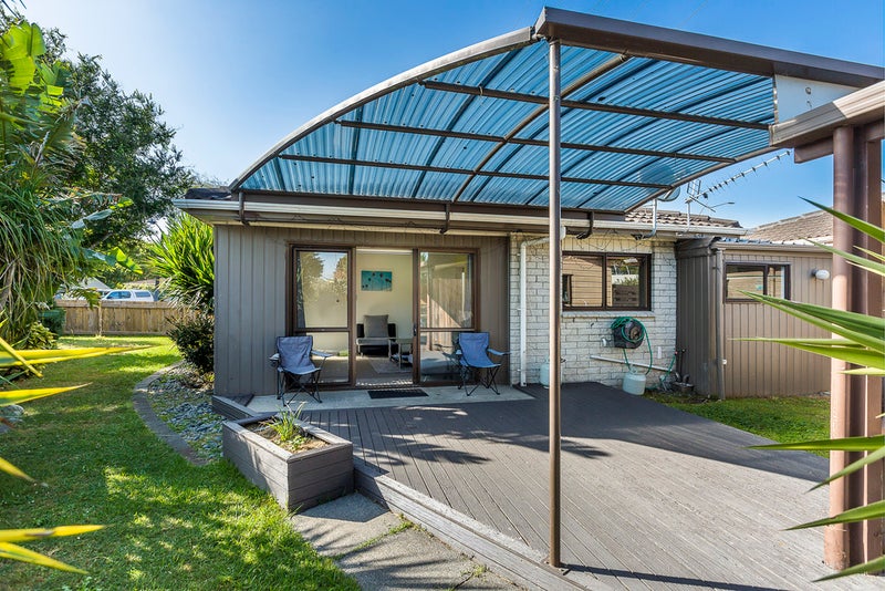 1/21 Gloaming Place, Conifer Grove, Takanini - Carousel 1