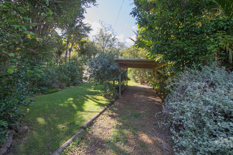 25 Valley Road, Omiha, Waiheke Island - Carousel 2