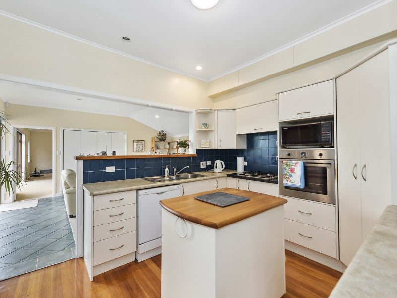 15 Cardrona Road, Beerescourt, Hamilton - Carousel 2