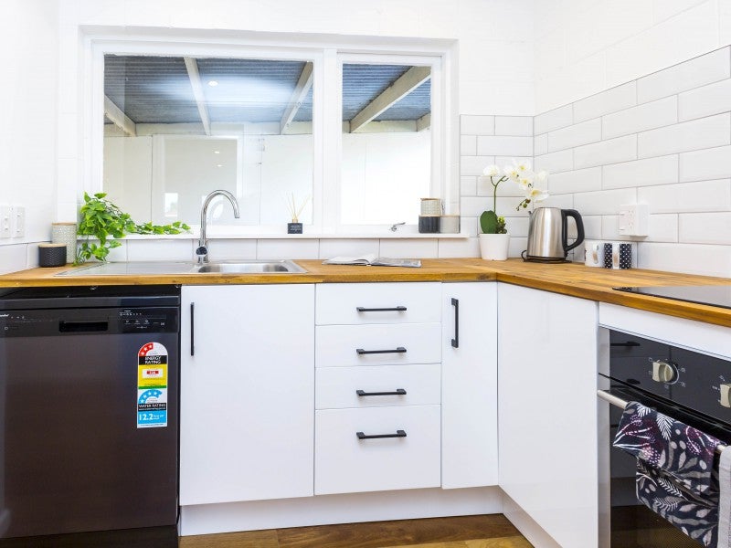 B/5 William Booth Grove, Trentham, Upper Hutt - Carousel 1