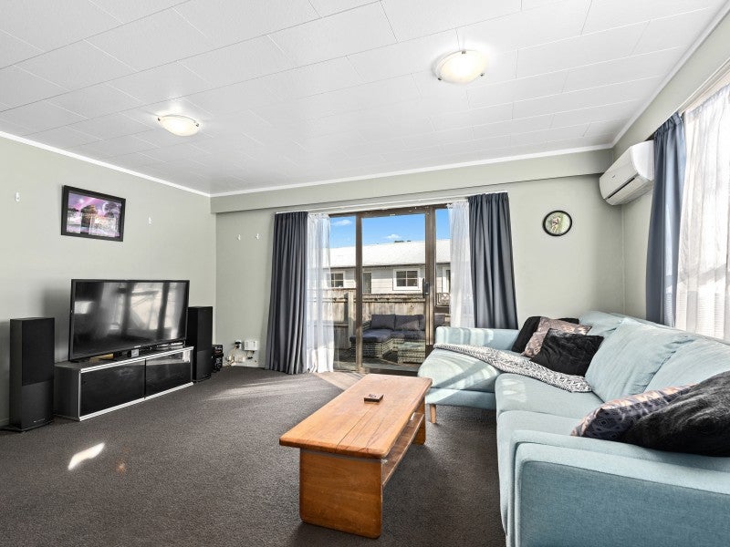 62A Gemstone Drive, Birchville, Upper Hutt - Carousel 2