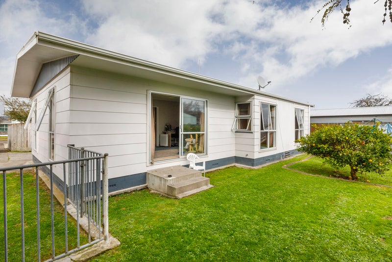 21B Geraldine Crescent, Cloverlea, Palmerston North - Carousel 2