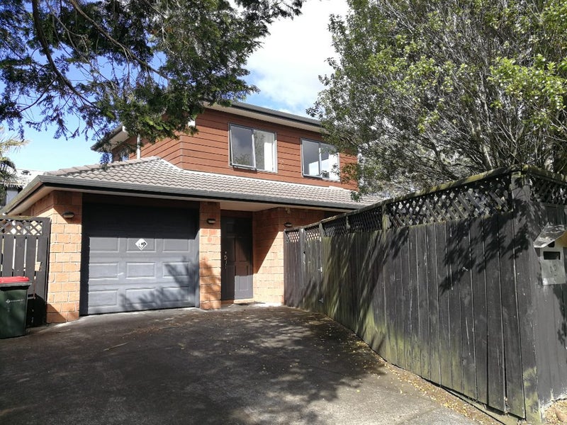 42 Daventry Street, Waterview, Auckland - Carousel 1