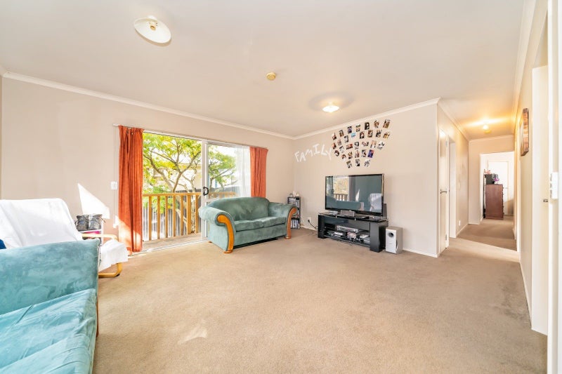 32A Aniseed Grove, Timberlea, Upper Hutt - Carousel 2